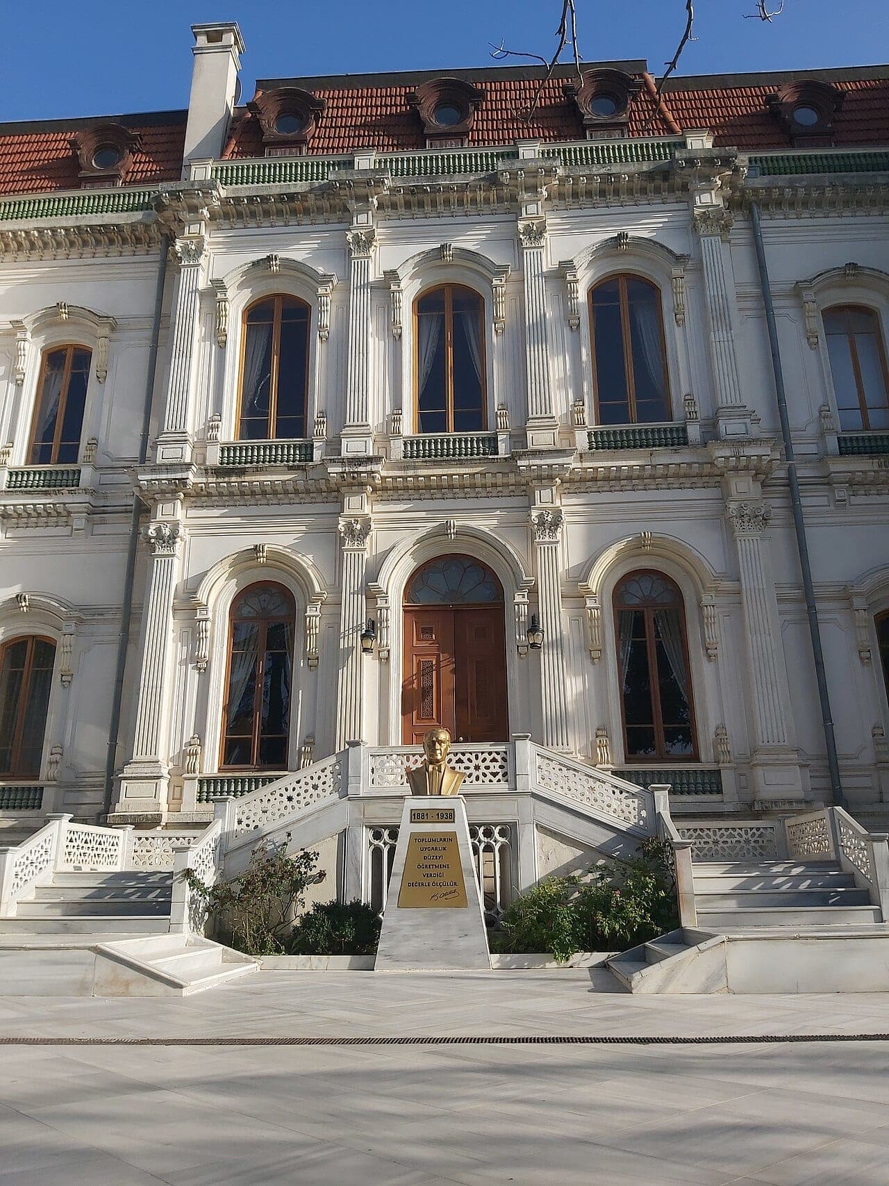 Adile Sultan Köşkü
